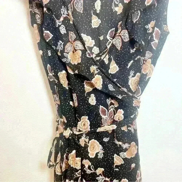 ROCK AND ROLL COWGIRL Flutter Sleeve Floral Print Wrap Dress Size Small - Picture 6 of 13